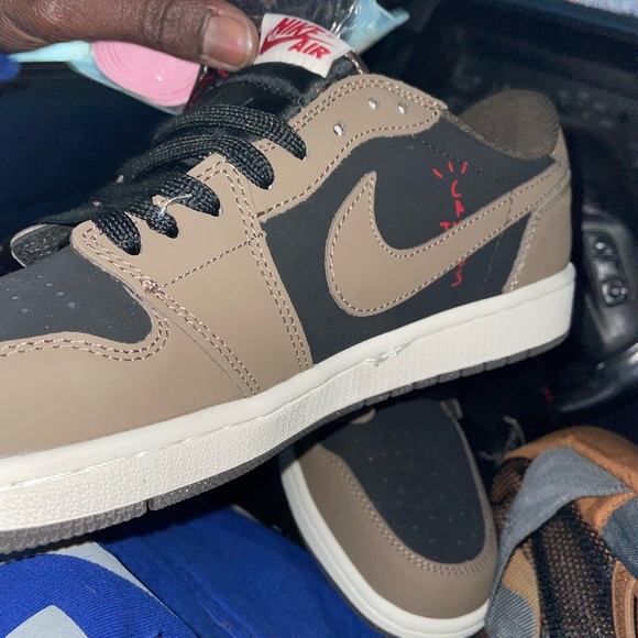 Brand new size 12 Travis Scott’s price 900 no cash no sale… - Picture 3 of 4